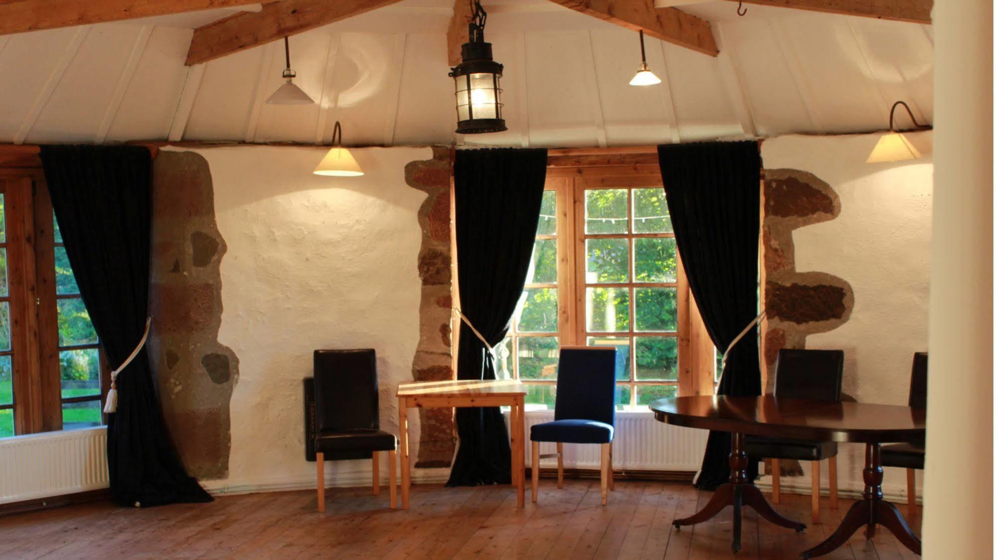 Lodge At Lochside Bridgend of Lintrathen Buitenkant foto
